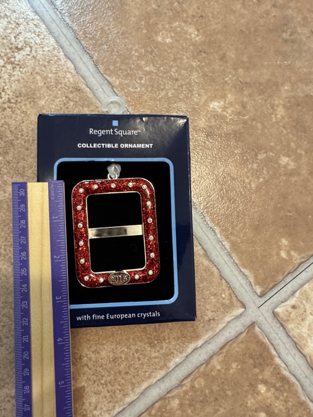 NWT REGENT SQUARE COLLECTABLE ORNAMENT 2015 WITH CRYSTALS RED - Picture 3 of 3